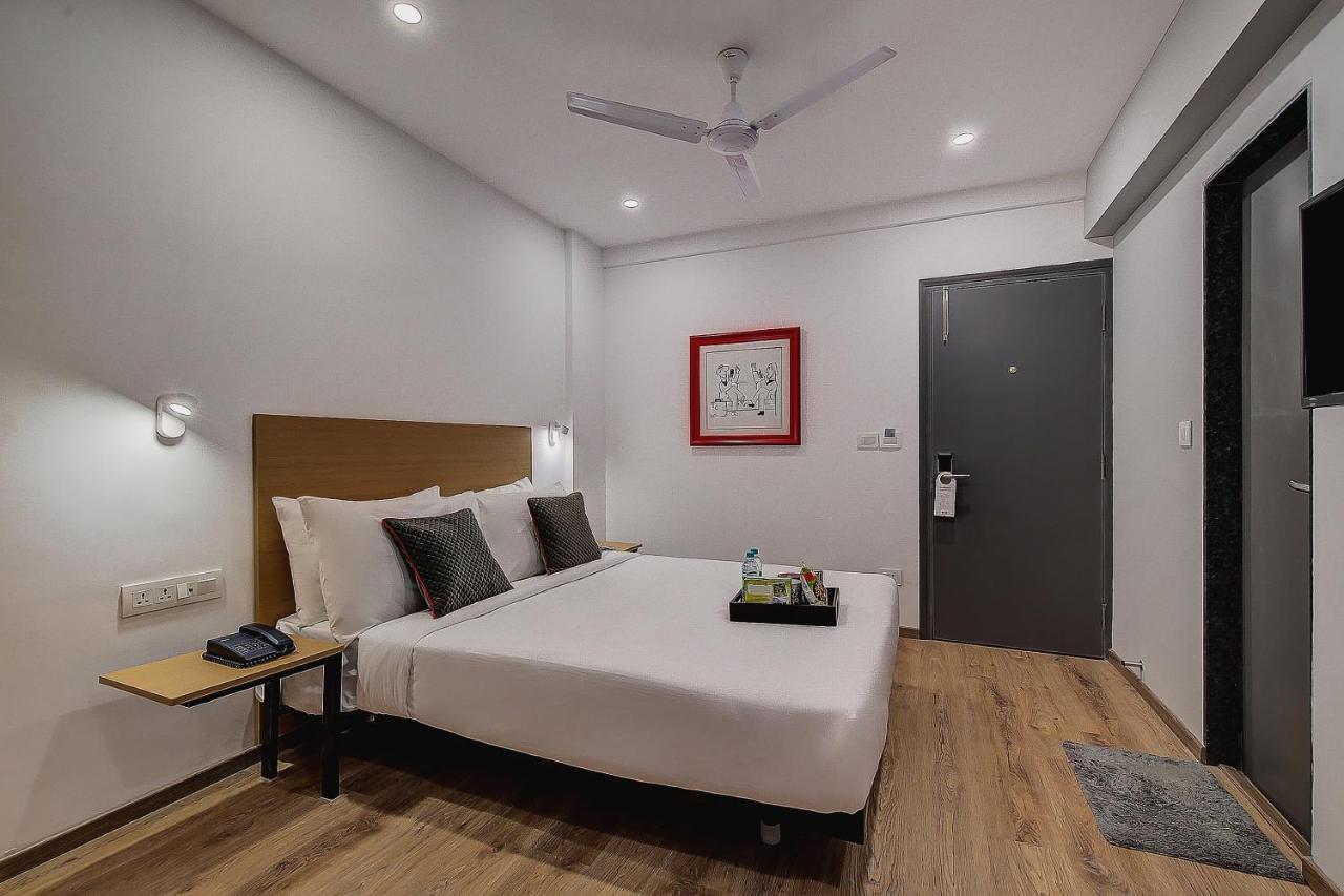 Hotel Unicontinental Mumbai  Buitenkant foto