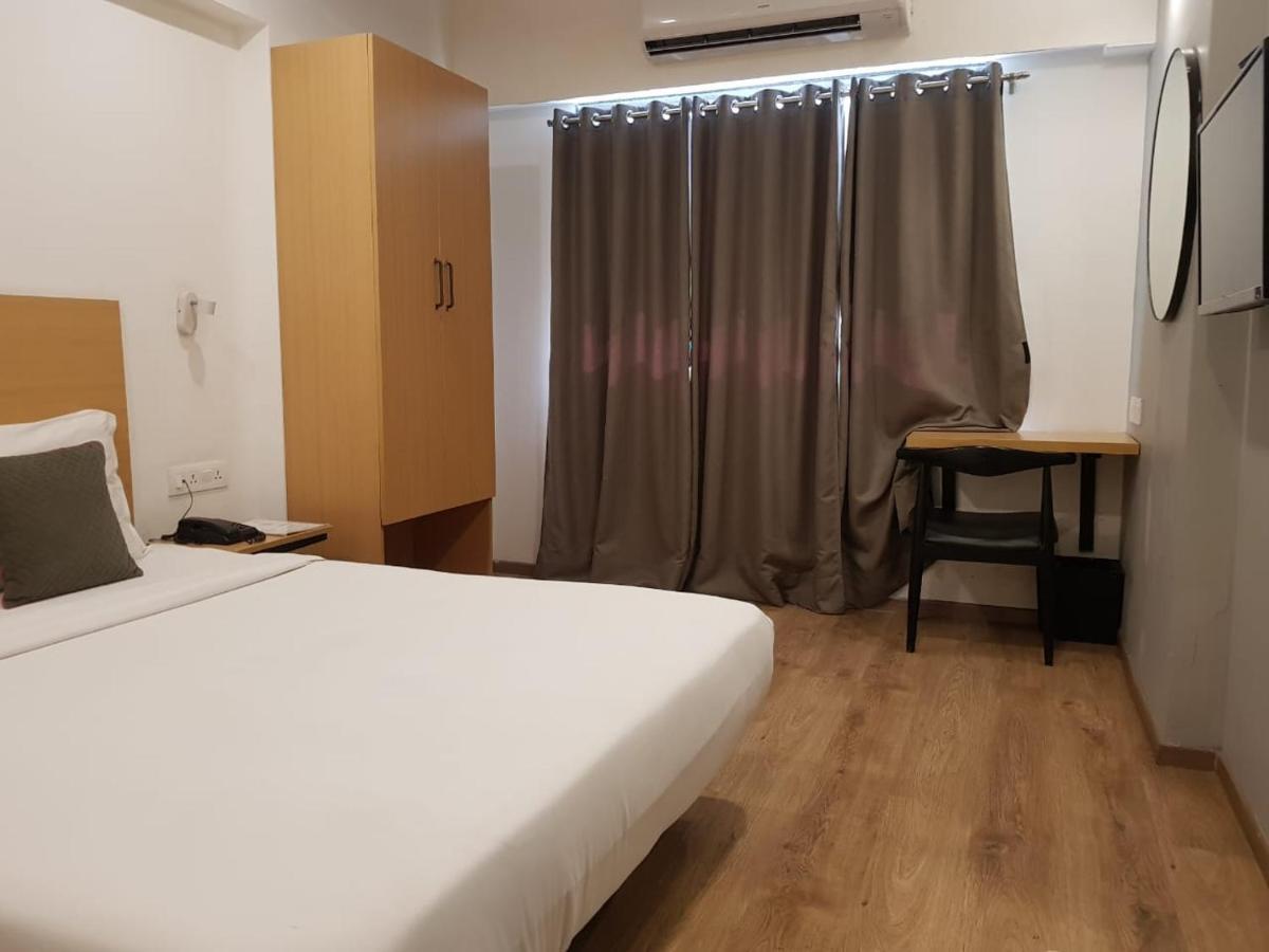 Hotel Unicontinental Mumbai  Buitenkant foto